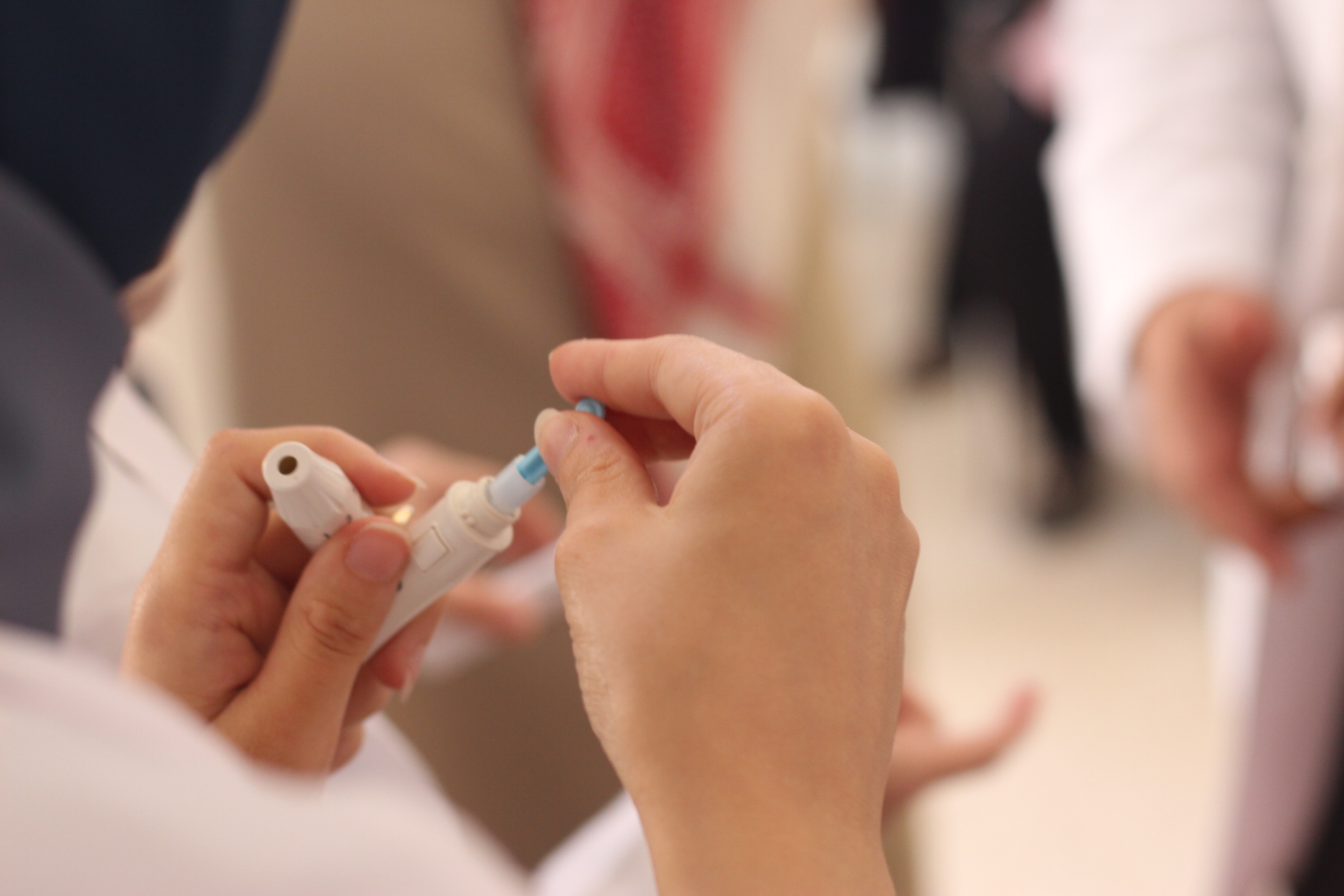 العون الطبي للفلسطينيين تقيم يوم طبي مجاني بالتعاون مع مؤسسة يان وجامعة الشرق الأوسط