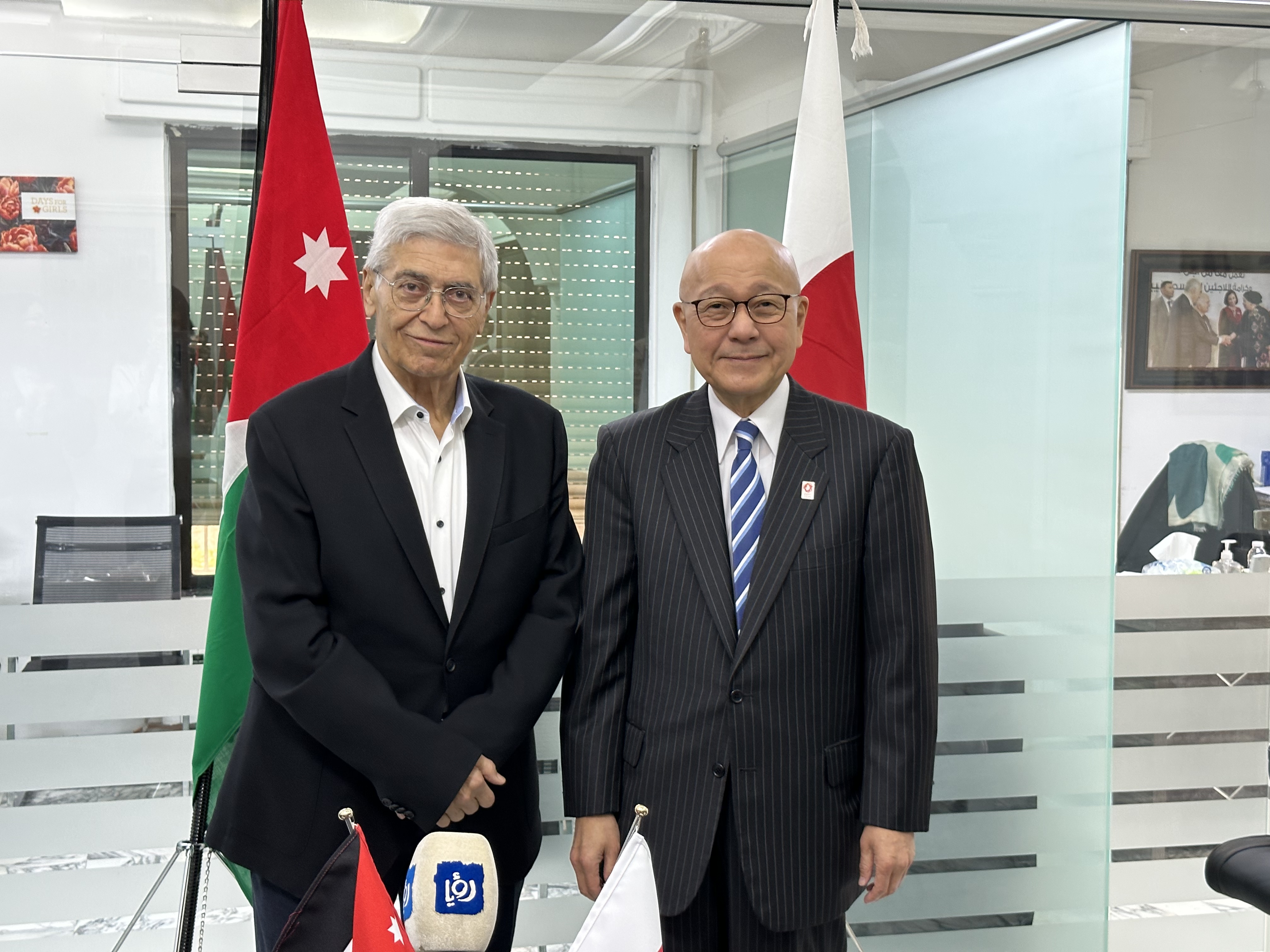 A Japanese grant of US$ 65,677 for the provision of medical equipment to Jordan Medical Aid for Palestinians